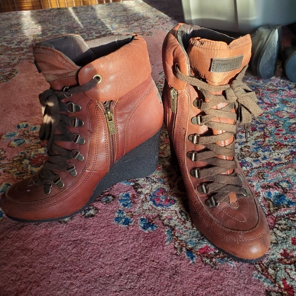 Kenneth Cole wedge booties - Picture 2 of 3